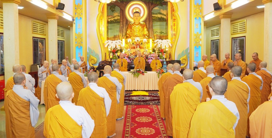 Các hành giả hạ trường chàu Từ Nghiêm đón tiếp đoàn Các hành giả hạ trường chàu Từ Nghiêm đón tiếp đoàn