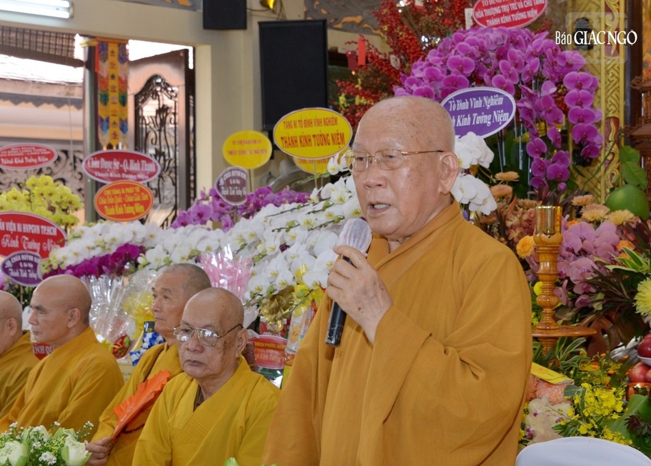 Trưởng lão Hòa thượng Thích Như Niệm ban đạo từ trong lễ dâng y Trưởng lão Hòa thượng Thích Như Niệm ban đạo từ trong lễ dâng y