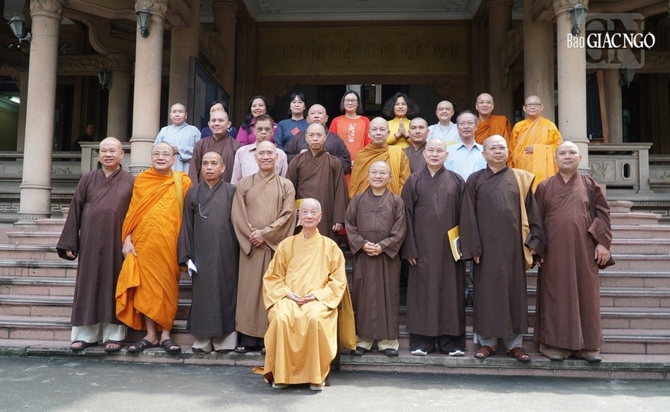 Chụp hình lưu niệm Chụp hình lưu niệm