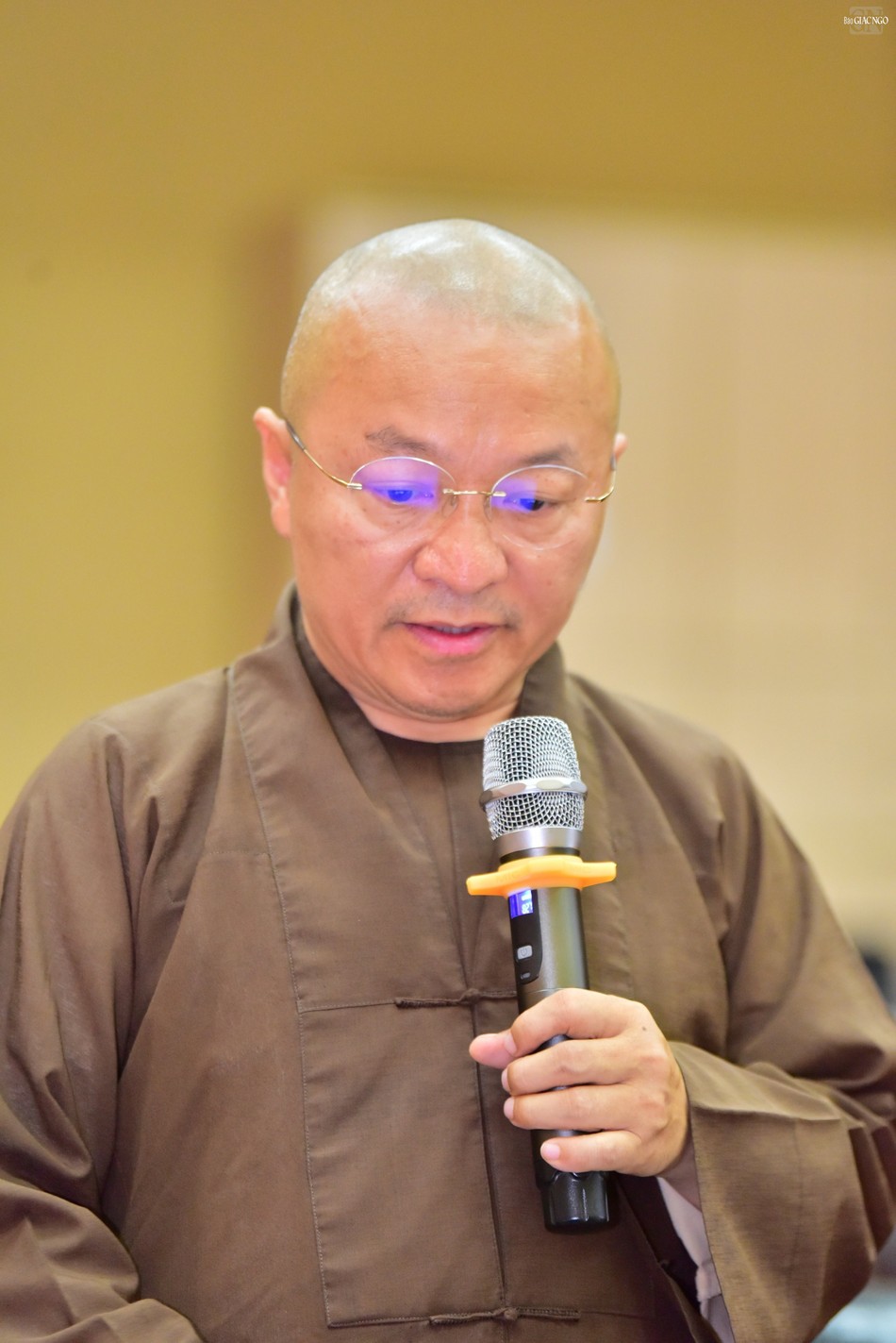 Thượng tọa Thích Nhật Từ, Phó Viện trưởng Thường trực góp ý kiến - Ảnh: Minh Đức Thượng tọa Thích Nhật Từ, Phó Viện trưởng Thường trực góp ý kiến - Ảnh: Minh Đức