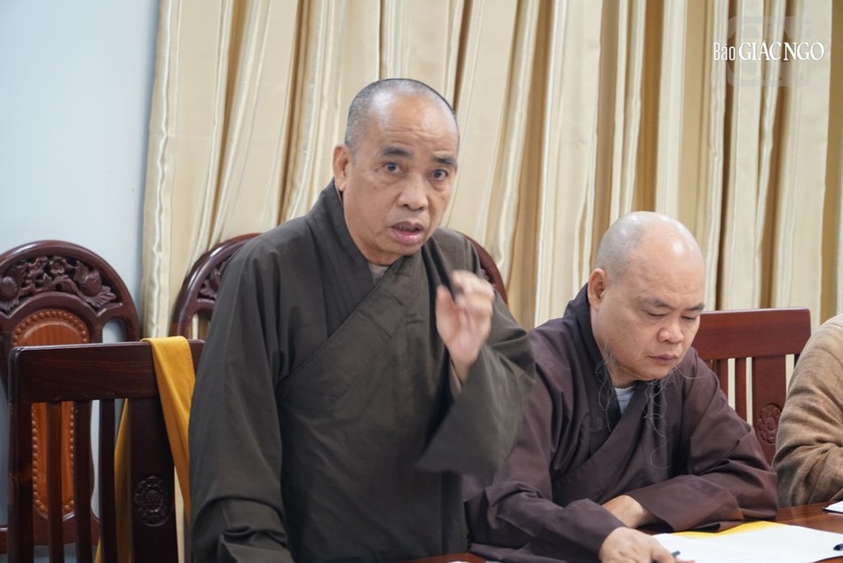 Thượng toạ Thích Viên Trí, Phó Viện trưởng góp ý về công tác đào tạo Thượng toạ Thích Viên Trí, Phó Viện trưởng góp ý về công tác đào tạo