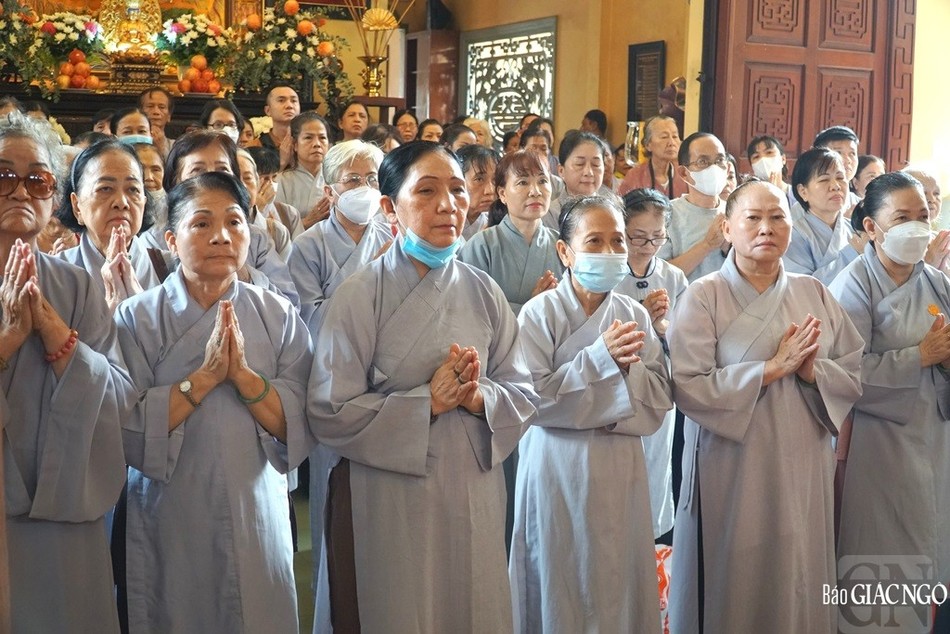 Phật tử tham dự lễ tưởng niệm