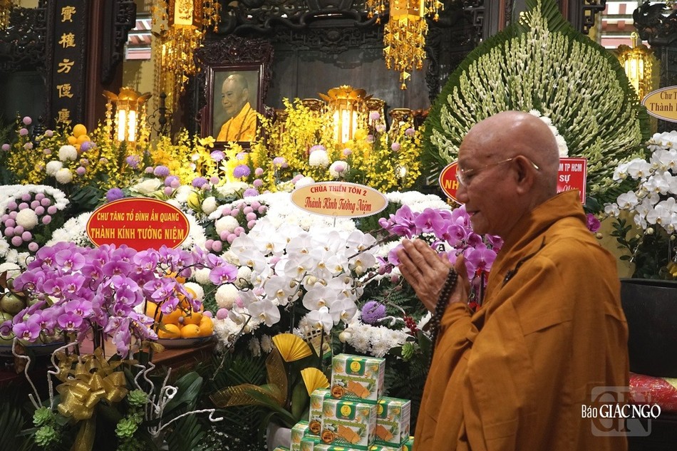 Trưởng lão Hòa thượng Thích Minh Thông, trụ trì chùa Huệ Nghiêm tri ân chư tôn đức Trưởng lão Hòa thượng Thích Minh Thông, trụ trì chùa Huệ Nghiêm tri ân chư tôn đức