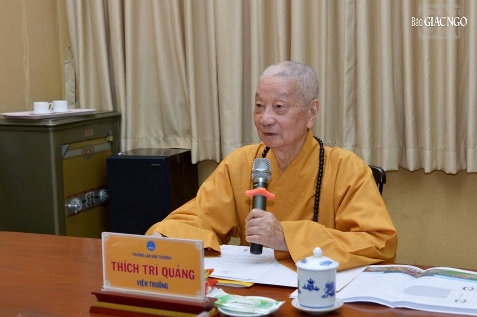Đại lão Hòa thượng Viện trưởng chỉ đạo các công việc của học viện