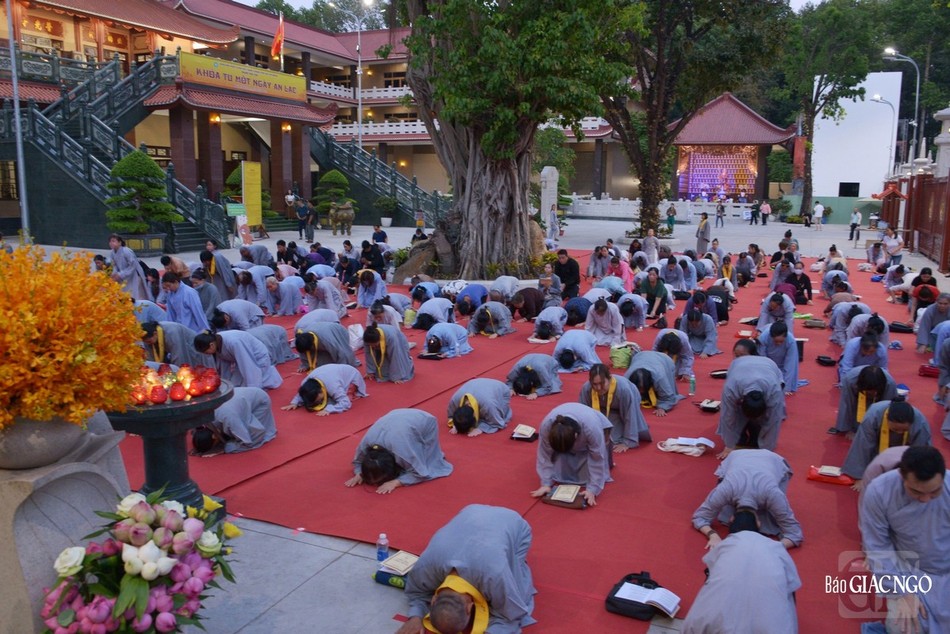 Chí tâm đảnh lễ Bồ-tát Quán Thế Âm