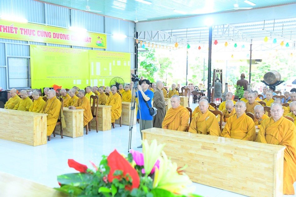 Chư Tăng hành giả tham dự