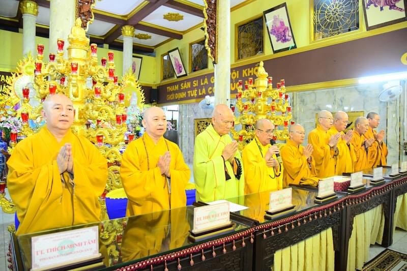 Chư tôn đức Ban Trị sự GHPGVN TP.HCM thăm hạ trường chùa Quảng Đức