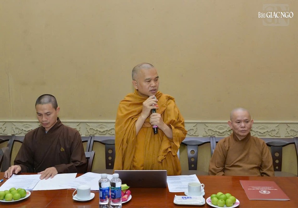 Thượng tọa Thích Giác Hoàng trình bày dự thảo Kỷ niệm 35 năm thành lập Viện Nghiên cứu Phật học VN Thượng tọa Thích Giác Hoàng trình bày dự thảo Kỷ niệm 35 năm thành lập Viện Nghiên cứu Phật học VN