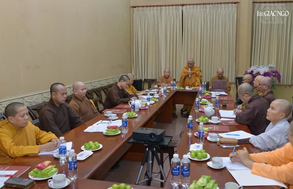 Chư tôn đức Thành viên Hội đồng Quản trị và các Trung tâm trực thuộc tham dự Chư tôn đức Thành viên Hội đồng Quản trị và các Trung tâm trực thuộc tham dự