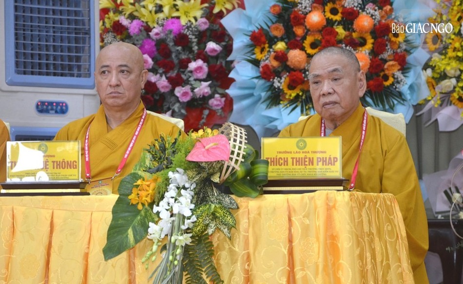 Trưởng lão Hòa thượng Thích Thiện Pháp và Hòa thượng Thích Huệ Thông tham dự lễ bế mạc