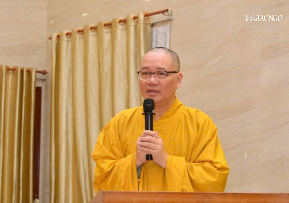 Thượng tọa Thích Thanh Lợi, Phó Trưởng ban kiêm Chánh Thư ký trình báo cáo và dự thảo phương hướng hoạt động năm 2025 Thượng tọa Thích Thanh Lợi, Phó Trưởng ban kiêm Chánh Thư ký trình báo cáo và dự thảo phương hướng hoạt động năm 2025