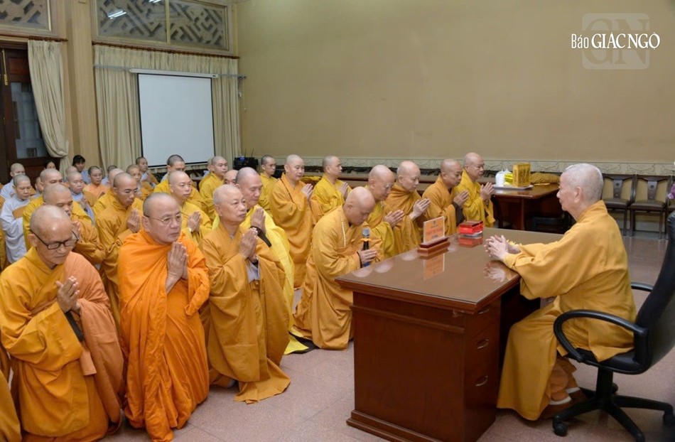 Thượng tọa Thích Giác Dũng tác bạch khánh tuế