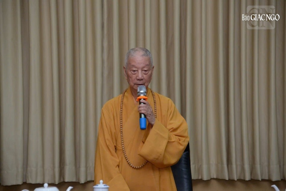 Đại lão Hòa thượng Viện trưởng phát biểu chỉ đạo