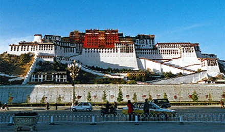 Đi qua nóc nhà thế giới.Kỳ 2: Lhasa, đôi bờ hư – thực ảnh 1 thuchu.jpg