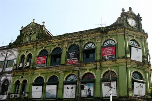 Một góc phố ở Yangon Một góc phố ở Yangon