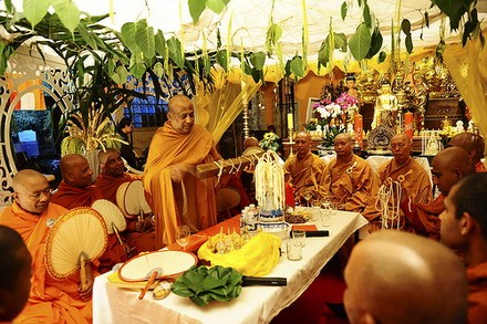 Đức: Đại lễ cầu nguyện hòa bình vững bền cho Sri Lanka tại chùa Phật Huệ ảnh 9 caunguyenhb_09.jpg