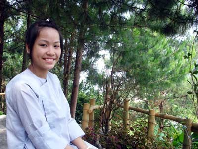 "Ni cô" tương lai tuổi 9X Nguyễn Phương Hồng Nhung "Ni cô" tương lai tuổi 9X Nguyễn Phương Hồng Nhung