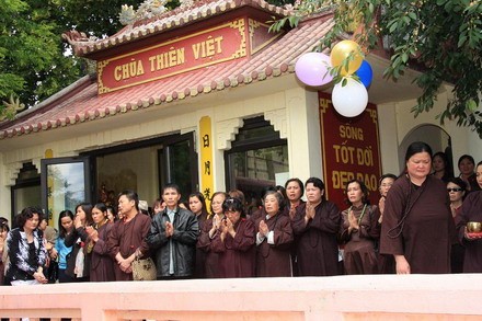 Lễ cầu an cho cộng đồng người Việt tại Ba Lan ảnh 6 balan_4.jpg