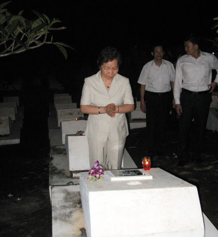 Kiên Giang: Chùm ảnh lễ cầu nguyện và thắp nến ảnh 10 Kiên Giang: Chùm ảnh lễ cầu nguyện và thắp nến ảnh 10