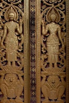 Họa tiết trang trí trên cửa chùa ở Luang Prabang Tượng phật trong chùa Họa tiết trang trí trên cửa chùa ở Luang Prabang Tượng phật trong chùa