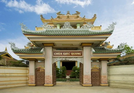 CHÙA GIÁC QUANG QUẬN 8 KIẾN TRÚC TRANG NGHIÊM NẰM GIỮA LÒNG SÀI GÒN