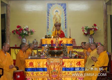 Các đạo tràng Phật giáo ở Trung Quốc tổ chức Pháp hội nhân mùa "Vu Lan báo ân”còn gọi là ngày "Phật hoan hỷ" ảnh 13 caunguyen 14.jpg