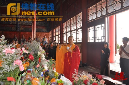 Các đạo tràng Phật giáo ở Trung Quốc tổ chức Pháp hội nhân mùa "Vu Lan báo ân”còn gọi là ngày "Phật hoan hỷ" ảnh 32 caunguyen 32.jpg