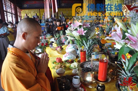 Các đạo tràng Phật giáo ở Trung Quốc tổ chức Pháp hội nhân mùa "Vu Lan báo ân”còn gọi là ngày "Phật hoan hỷ" ảnh 33 caunguyen 33.jpg