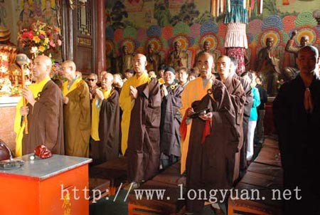 Các đạo tràng Phật giáo ở Trung Quốc tổ chức Pháp hội nhân mùa "Vu Lan báo ân”còn gọi là ngày "Phật hoan hỷ" ảnh 40 caunguyen 40.jpg