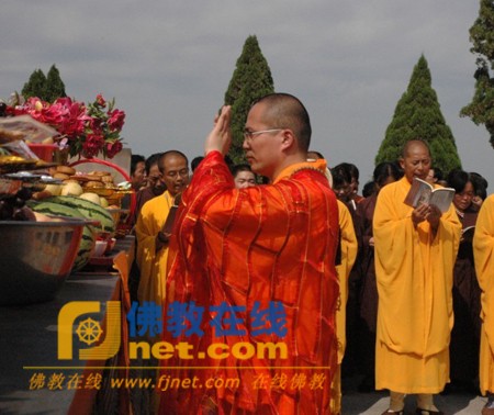 Các đạo tràng Phật giáo ở Trung Quốc tổ chức Pháp hội nhân mùa "Vu Lan báo ân”còn gọi là ngày "Phật hoan hỷ" ảnh 54 caunguyen 54.jpg