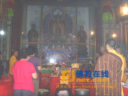 Các đạo tràng Phật giáo ở Trung Quốc tổ chức Pháp hội nhân mùa "Vu Lan báo ân”còn gọi là ngày "Phật hoan hỷ" ảnh 56 caunguyen 56.jpg