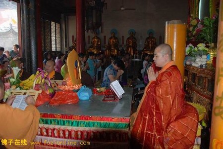 Các đạo tràng Phật giáo ở Trung Quốc tổ chức Pháp hội nhân mùa "Vu Lan báo ân”còn gọi là ngày "Phật hoan hỷ" ảnh 68 caunguyen 69.jpg