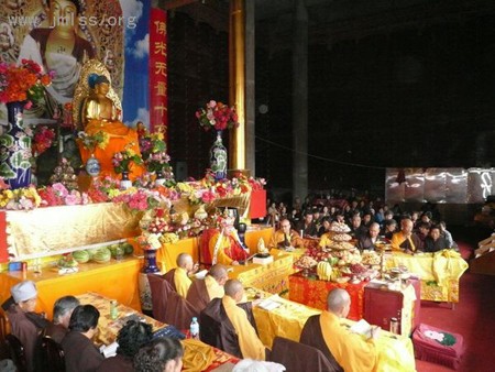 Các đạo tràng Phật giáo ở Trung Quốc tổ chức Pháp hội nhân mùa "Vu Lan báo ân”còn gọi là ngày "Phật hoan hỷ" ảnh 73 caunguyen 74.jpg