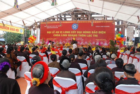 Hà Nội: Chùa Linh Quang tổ chức lễ an vị Long cốt (cất nóc) Đại hùng bảo điện ảnh 1 catnoc.jpg