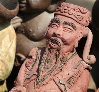 Cười duyên. Nụ cười của chú Tễu. Gặp nhau và cười. Hiền từ nụ cười của 1 trong 3 ông Tam Đa. Nét hiền hậu ẩn sau nụ cười của lão nông. Phút sô lô nụ cười của Gốm. Nụ cười của Gốm trong nắng sớm. "Thảnh thơi" bên chén trà. E ấp bên lá sen. Nụ cười của Gốm. Người mẫu Gốm. Làm dáng. Cười duyên. Nụ cười của chú Tễu. Gặp nhau và cười. Hiền từ nụ cười của 1 trong 3 ông Tam Đa. Nét hiền hậu ẩn sau nụ cười của lão nông. Phút sô lô nụ cười của Gốm. Nụ cười của Gốm trong nắng sớm. "Thảnh thơi" bên chén trà. E ấp bên lá sen. Nụ cười của Gốm. Người mẫu Gốm. Làm dáng.