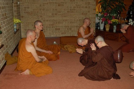 Khai trừ Tu viện Phật giáo Nam tông Bodhinyana vì tổ chức cho tu nữ thọ Đại giới ảnh 4 tykheoni_4.jpg