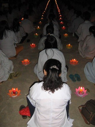 Gia Lai: Chùa Vĩnh Nghiêm - TP. Pleiku tổ chức lễ hội hoa đăng nhân vía Đức A Di Đà ảnh 12 dida_14.jpg