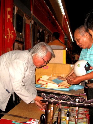 'Anh đồ ơi, viết cho em câu này nhé...' ảnh 7 Mô tả ảnh.