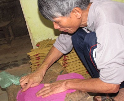 Làng nhang rộn ràng chờ Tết ảnh 3 Làng nhang rộn ràng chờ Tết ảnh 3