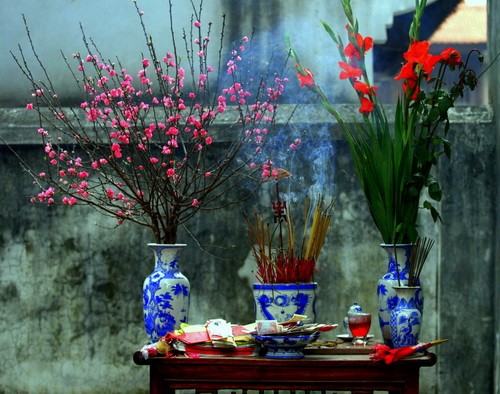 Cúng giao thừa - Ảnh: Lê Bích Cúng giao thừa - Ảnh: Lê Bích