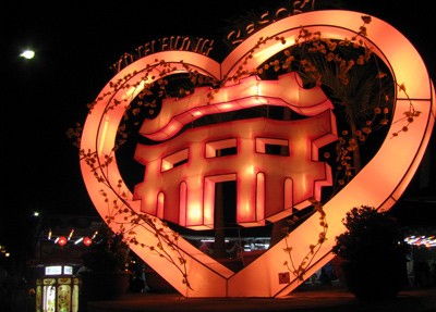 Hội An: Lễ hội đèn lồng “hút” khách ảnh 11 Hội An: Lễ hội đèn lồng “hút” khách ảnh 11