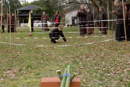 10. Choi tro choi tap the 2.jpg