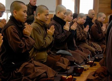 14. Quan niem truoc khi an.jpg