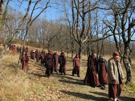 37. Tung buoc thanh thoi.jpg