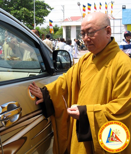 Tổng khai giảng các đạo tràng & ký kết bảo trợ thông tin hội
thảo Hoằng pháp với báo Giác Ngộ