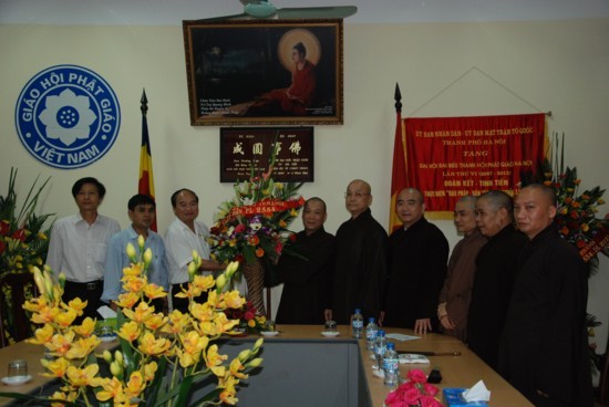Hà Nội: Lãnh đạo thành phố chúc mừng Phật đản PL.2554 - DL.2010 ảnh 6