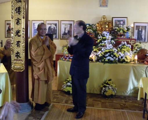 Người Việt tại Ba Lan đón mừng Phật đản PL.2554 ảnh 7 dlpd cam on.jpg - 51.71 Kb