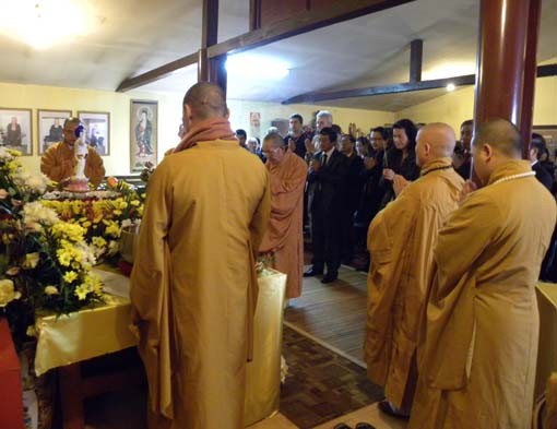 Người Việt tại Ba Lan đón mừng Phật đản PL.2554 ảnh 4 dlpd cu hanh dl.jpg - 48.33 Kb