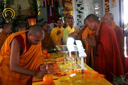 Khánh Hòa: Chiêm bái xá lợi Phật tại Ni viện Diệu Quang ảnh 2 Khánh Hòa: Chiêm bái xá lợi Phật tại Ni viện Diệu Quang ảnh 2