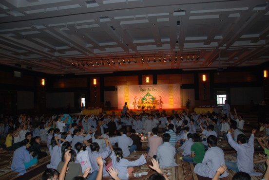 Hà Nội: Gần 500 thanh niên Phật tử tham dự Khóa tu "Một ngày an lạc" ảnh 44 Hà Nội: Gần 500 thanh niên Phật tử tham dự Khóa tu "Một ngày an lạc" ảnh 44